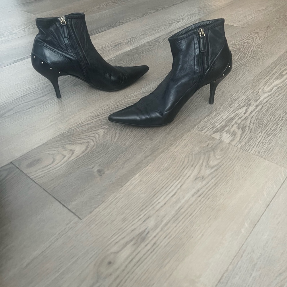Gucci Black Leather Studded Heel Ankle Booties – Size 7B – Authentic